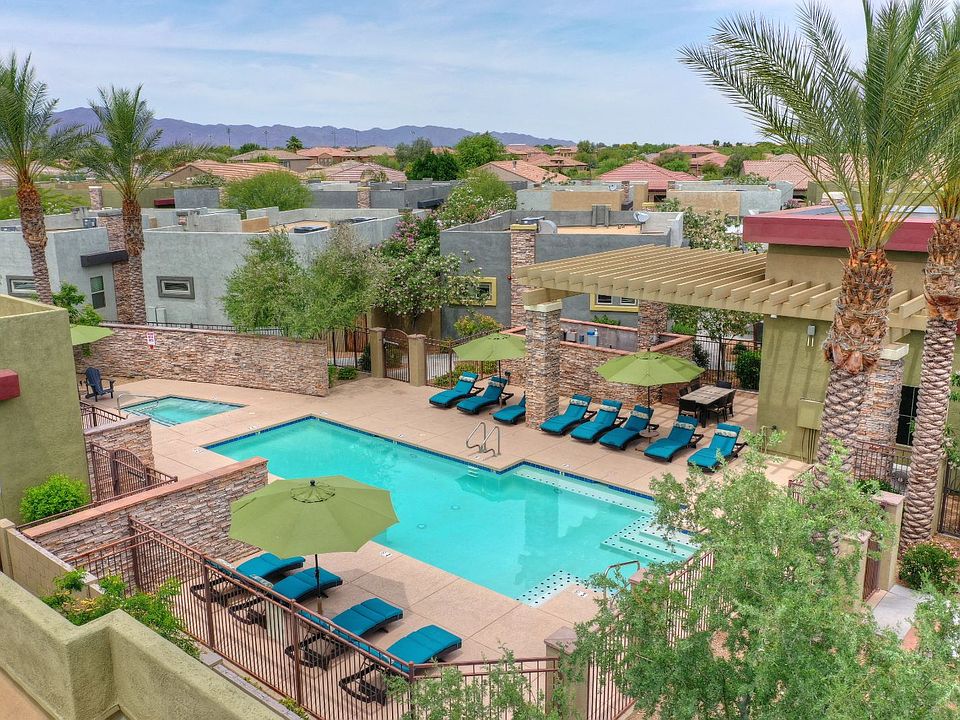 Pool & Pool Patio