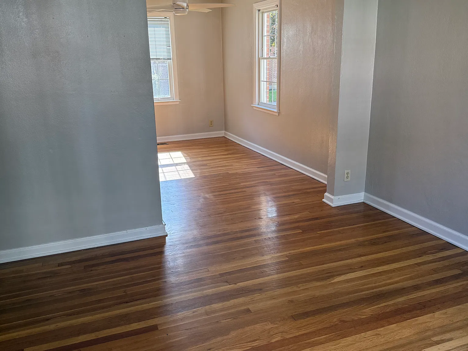 2 bed, 1000 sqft, $1,600 — Photo 3