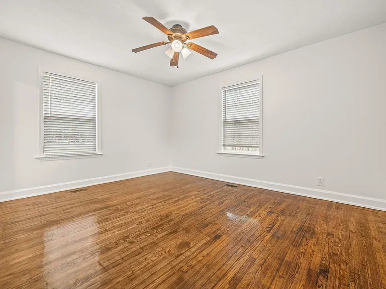 1028 Womack Ave — Photo 12