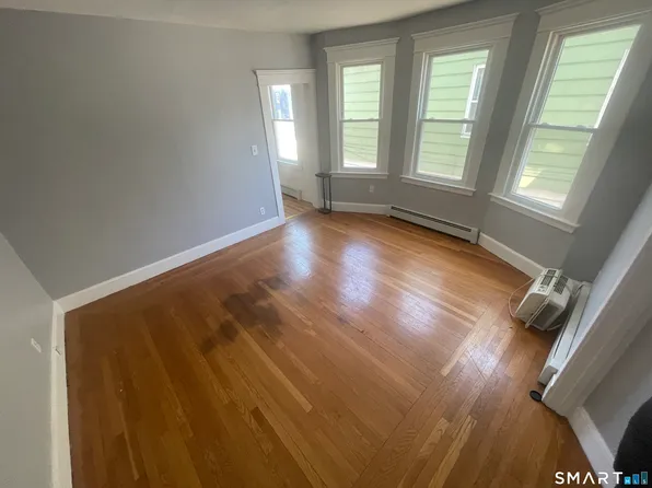 89 Beacon St Floor 2, Hamden, CT 06514