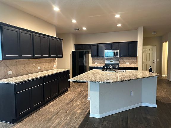 2nd image of 3216 Blazeby Dr