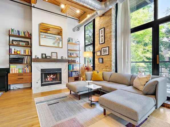 2210 W Wabansia Ave APT 202, Chicago, IL 60647