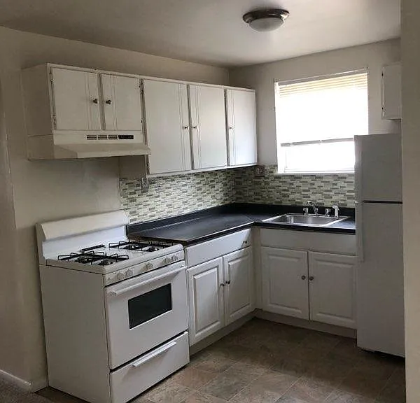 5910 Erdrick St #9 — Photo 3