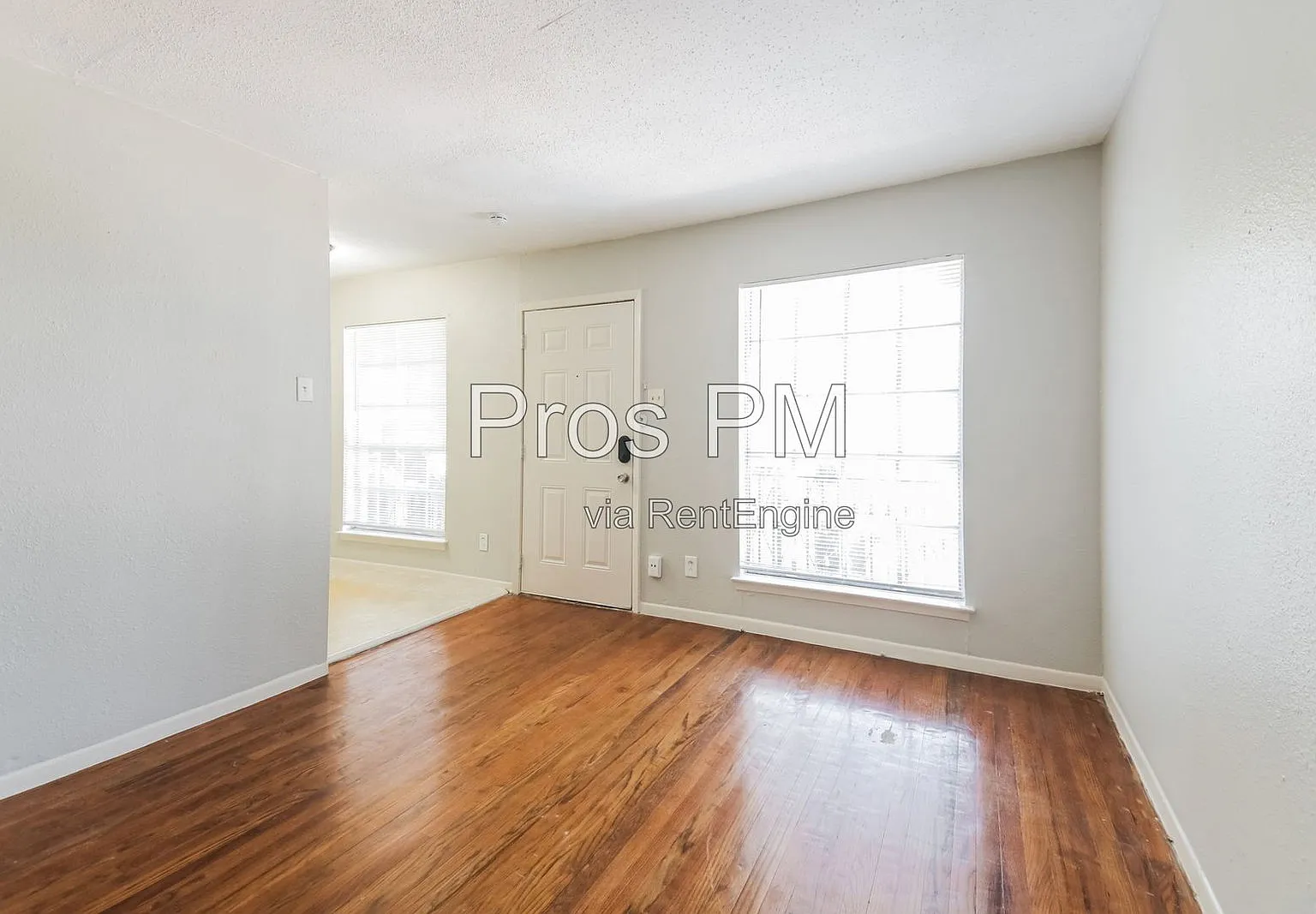 1 bed, 1.0 bath, 700 sqft, $950 — Photo 3