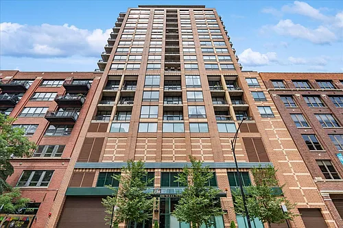 400 W Ontario St #608 Photo 1