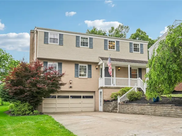7055 Lawrence Dr, Bethel Park, PA 15102