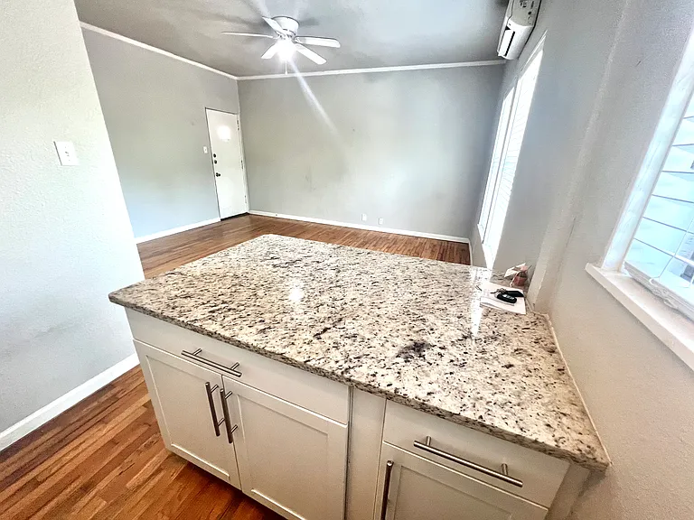 The Monte Apartments — Photo 11