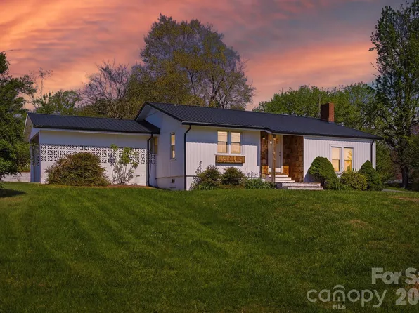 2143 Haven Cir, Lenoir, NC 28645