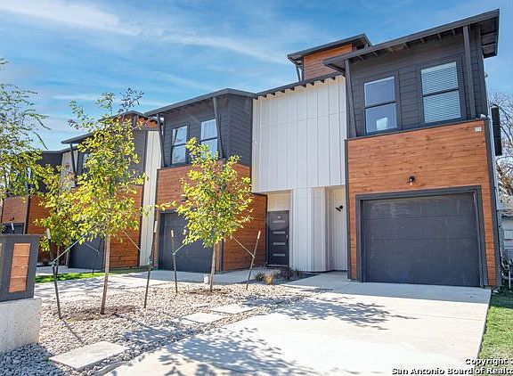 3rd image of 1003 S Olive St Unit 201