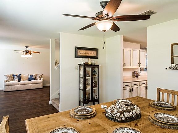 2nd image of 2814 Meadow Bluff Dr