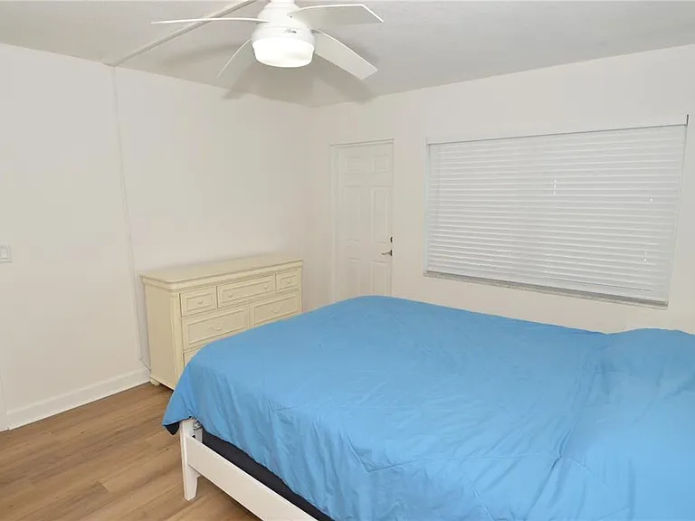 4700 Cove Cir #107 — Photo 28