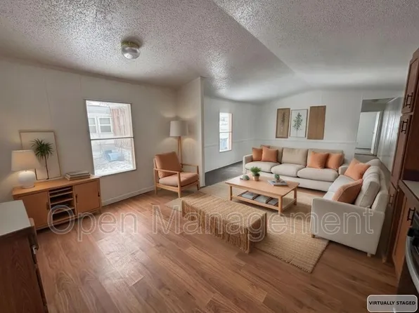 725 S 12th St, Bismarck, ND