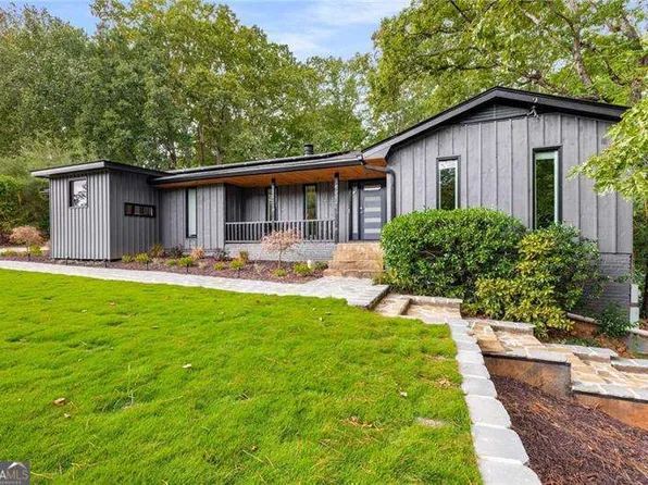 3025 Creek Ct NE, Roswell, GA 30075