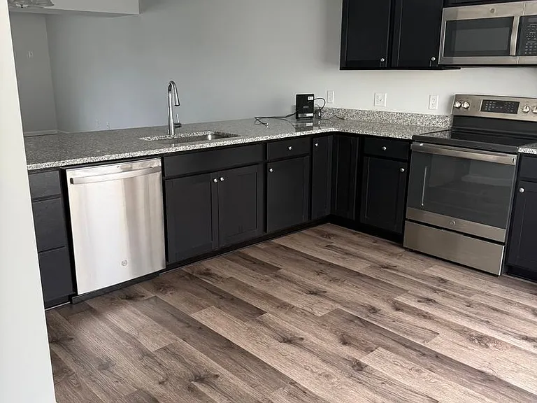 138 Delano Dr — Photo 4