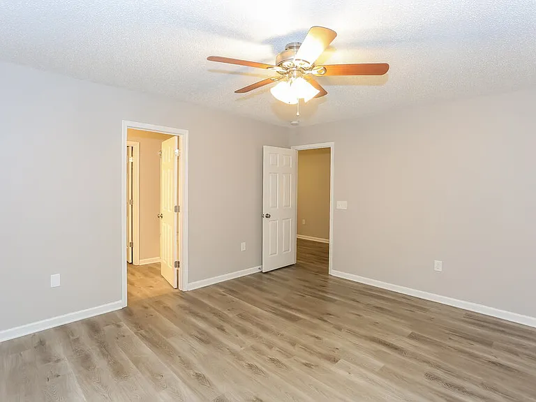 13515 Glasgow Green Ln — Photo 8
