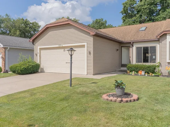 1707 Lowell Wood St, Mishawaka, IN 46545