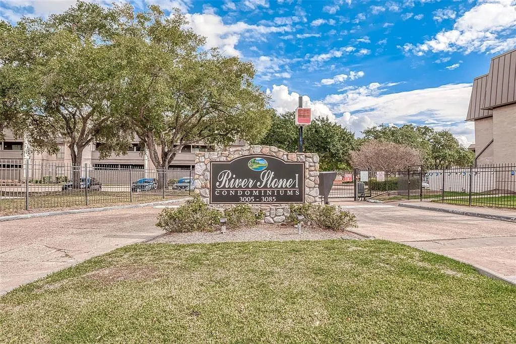 2 bed, 1.5 bath, 950 sqft, $1,150 — Photo 1