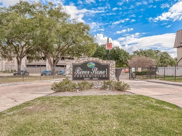 3075 Walnut Bend Ln, Houston, TX