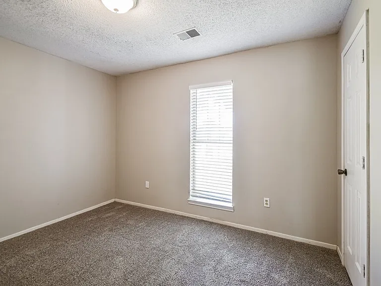 10378 Yates Dr — Photo 13