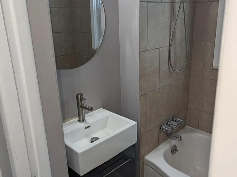 74 Northbound Gratiot Ave #1/2 — Photo 13
