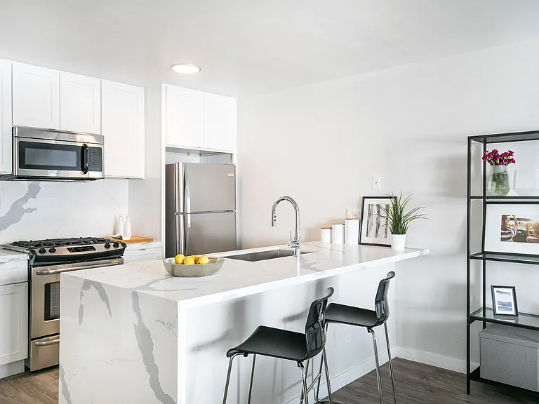 Park View on Yukon fully furnished kitchen with appliances