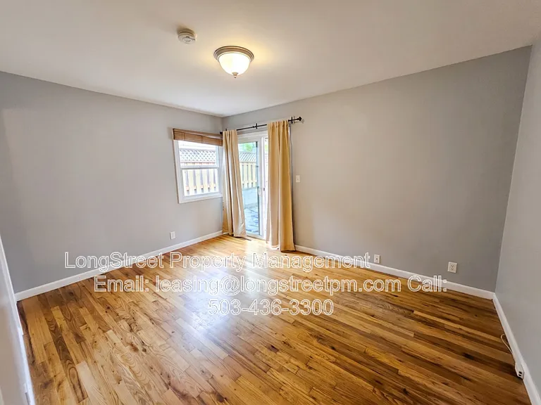 2205 N Willamette Blvd — Photo 14