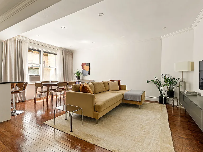 73-12 35th Ave #C6 — Photo 1