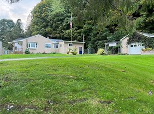 2879 Apulia Rd, La Fayette, NY 13084