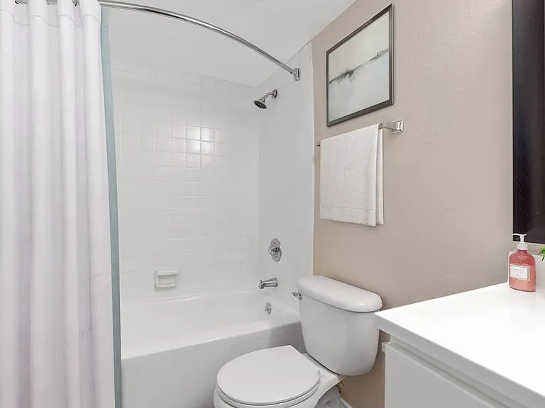 Stella West Apartments — Photo 15