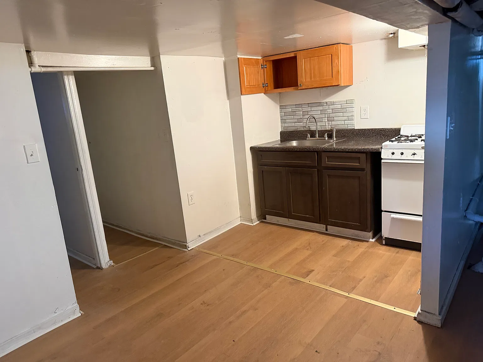 2 bed, 1.5 bath, $700 — Photo 4