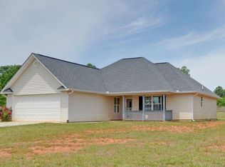 530 Cypress Dr, Mount Airy, GA 30563