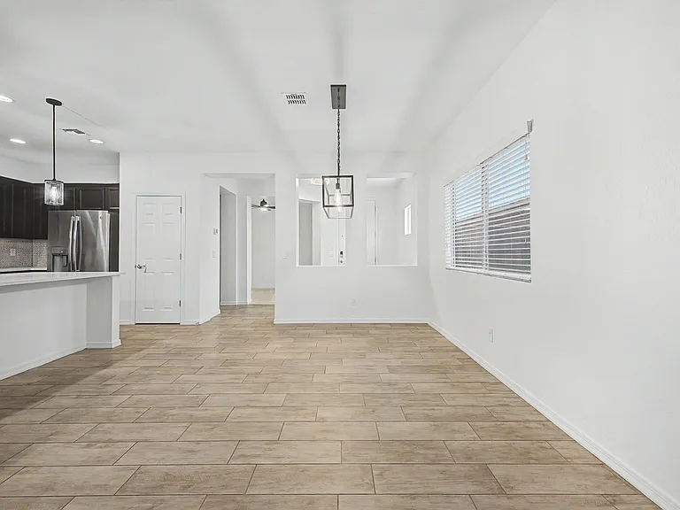 1360 W Joshua Tree Ave — Photo 13