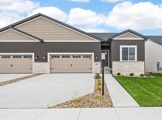 907 Eisenhower Blvd, North Liberty, IA
