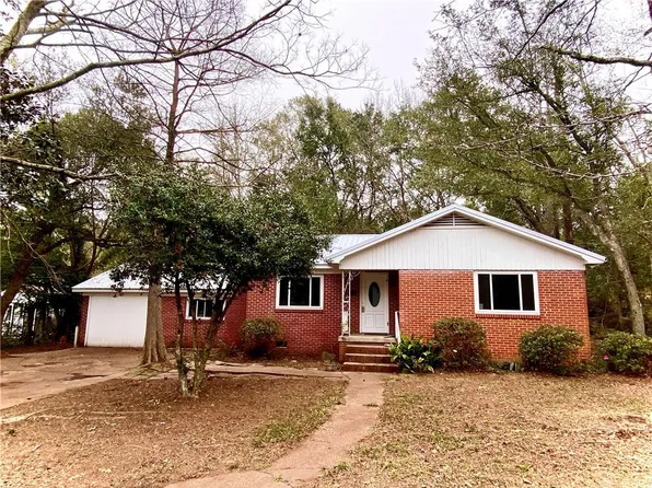 305 Lee Street, Chickasaw, AL 36611