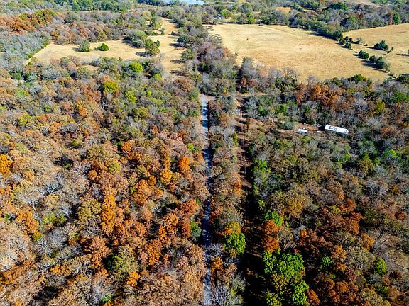 4th image of 2 E Davis Field Rd