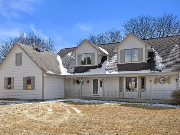 W244N7723 Ridgefield COURT, Lisbon, WI 53089