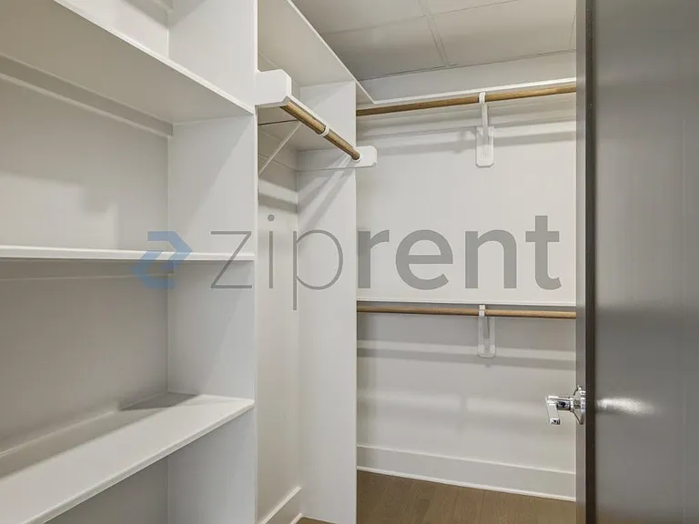 425 S Walker St — Photo 32
