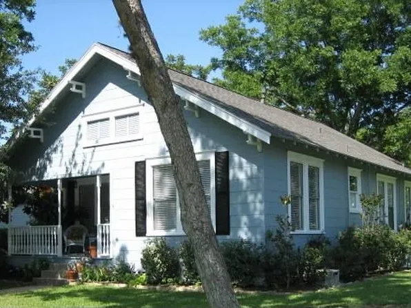 223 Brooks St, Sugar Land, TX 77478