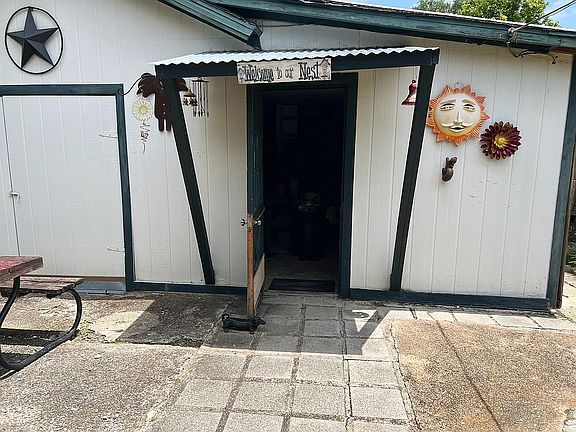 detached garage/workshop