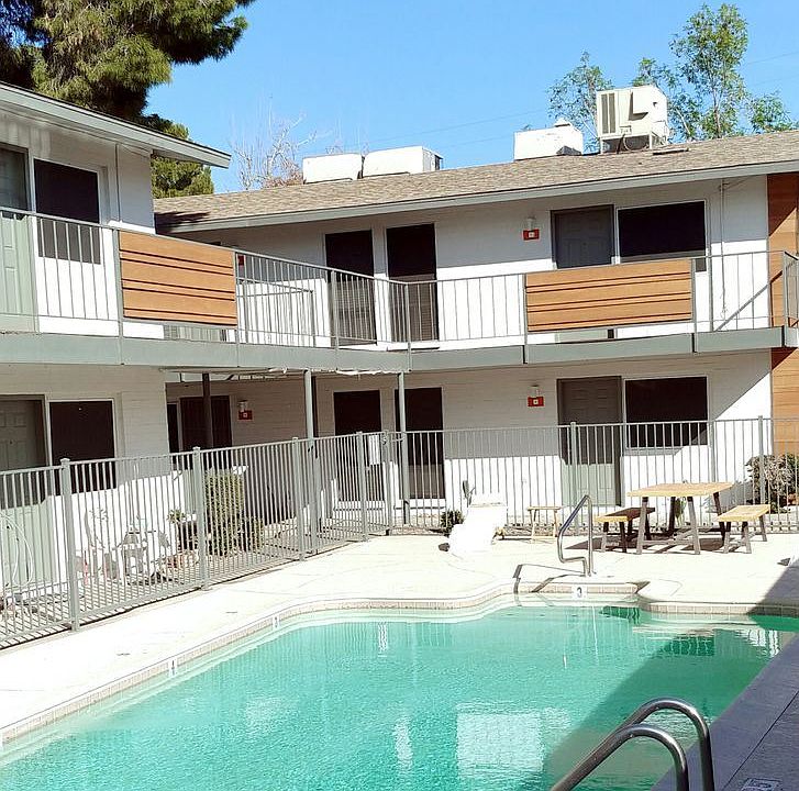 1st image of 805 W Brown St #8249752