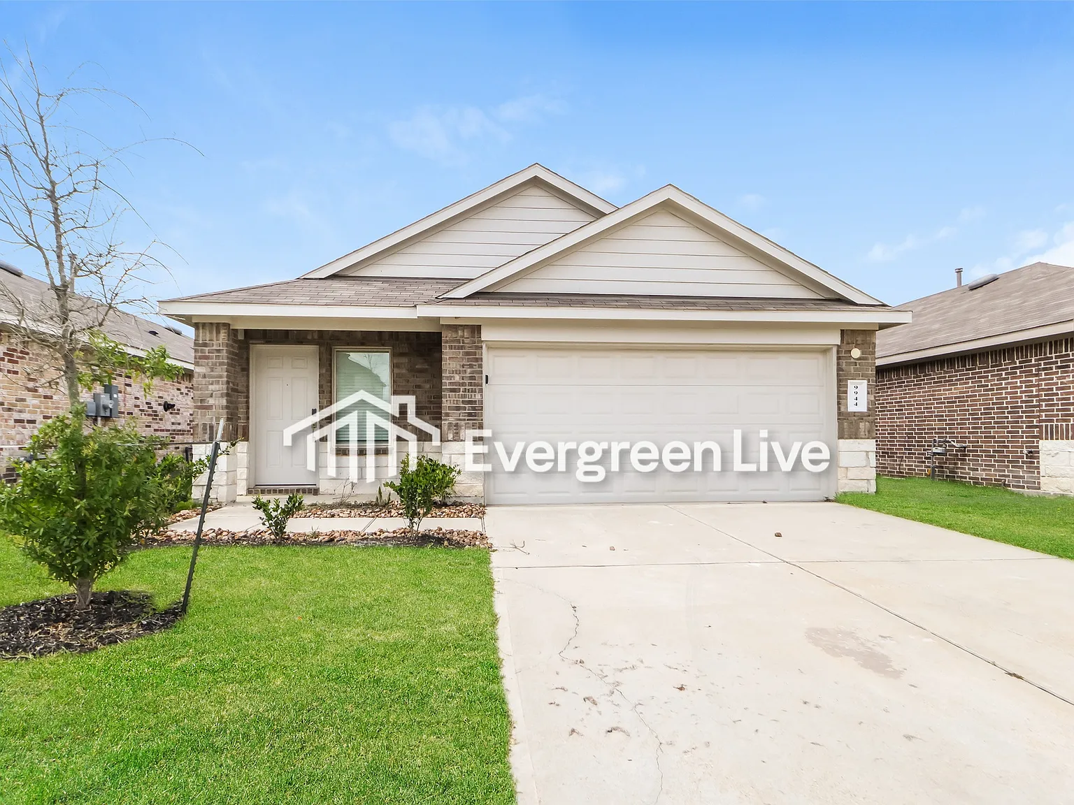 3 bed, 2.0 bath, 1535 sqft, $1,645 — Photo 1