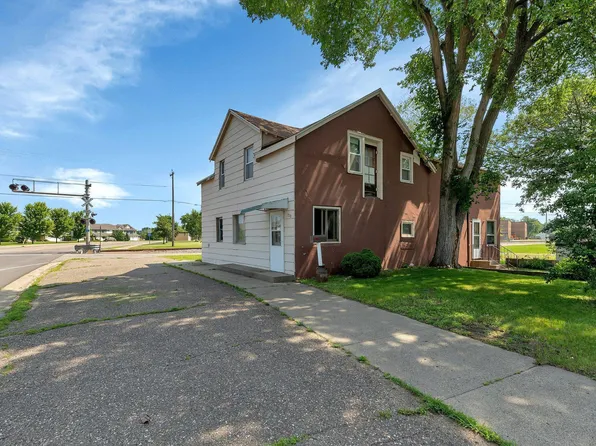 732 1st St NE, Little Falls, MN 56345