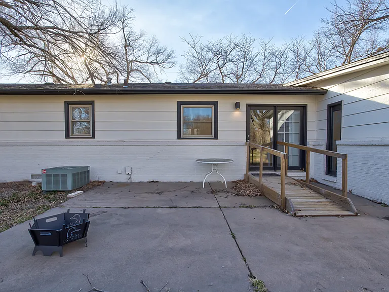 1734 S Lark Ln — Photo 27