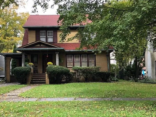 206 W State St photo 1