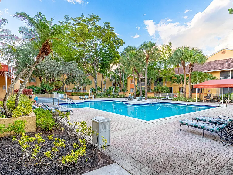 1041 Coral Club Dr #1041 — Photo 22