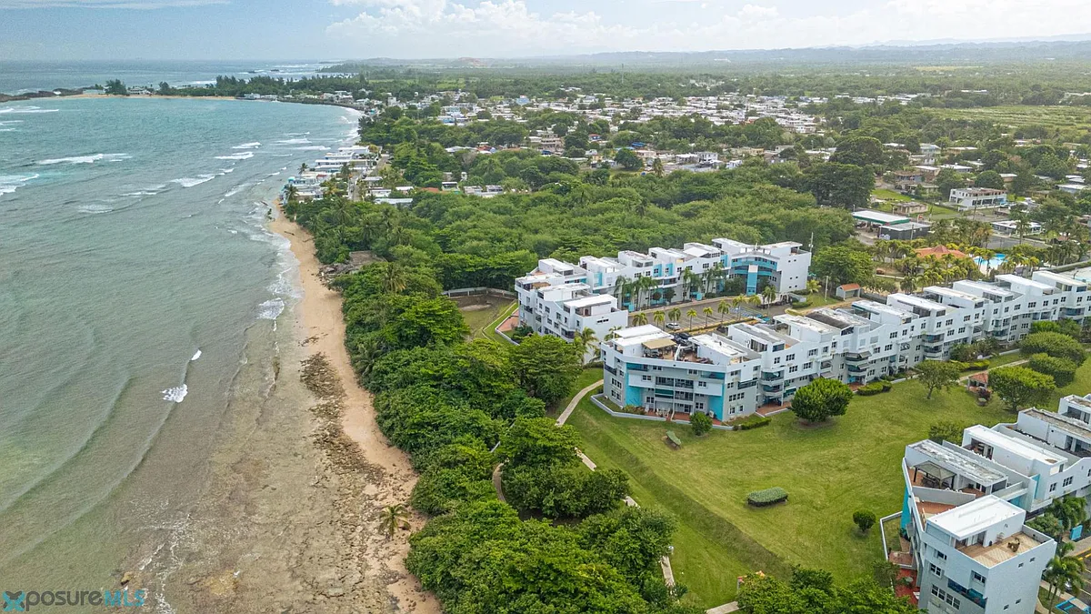 Building Photo - 302 Chalets De La Plz #302