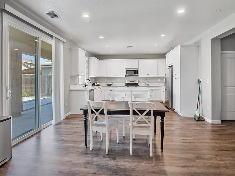 419 Daffodil Dr #2 — Photo 11