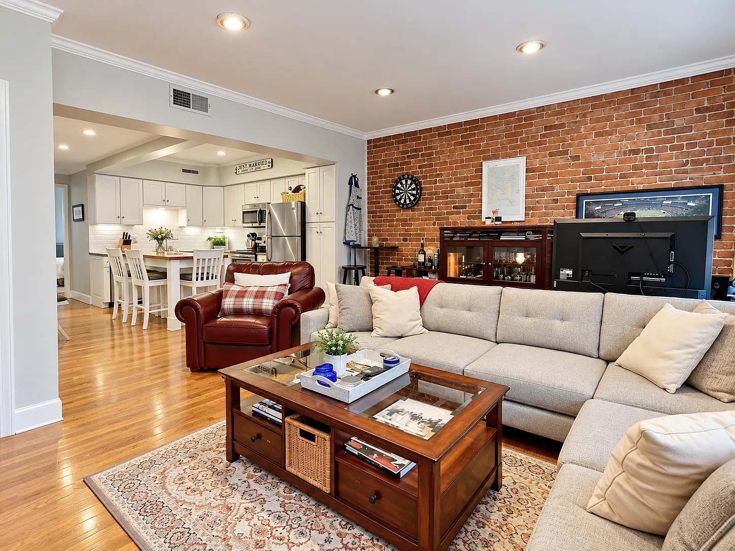 1 bed, 1.0 bath, 718 sqft, $2,495 — Photo 1