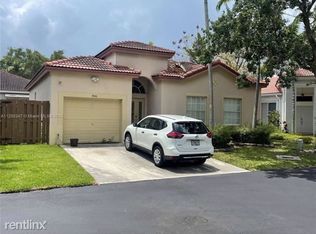 9016 SW 214th St, Cutler Bay, FL 33189