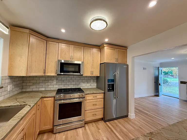 1415 S Jackson St — Photo 10